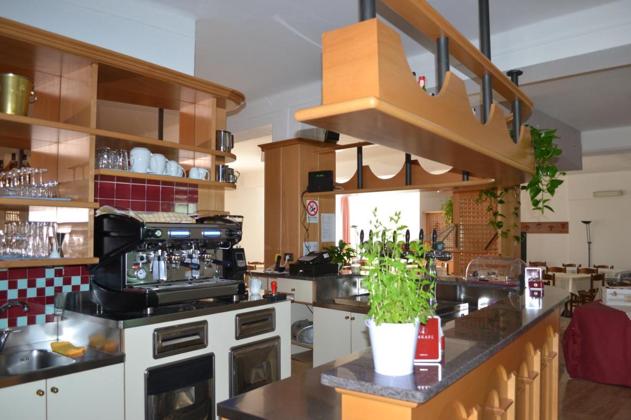 Garni Anna Hotel Besenello Bagian luar foto