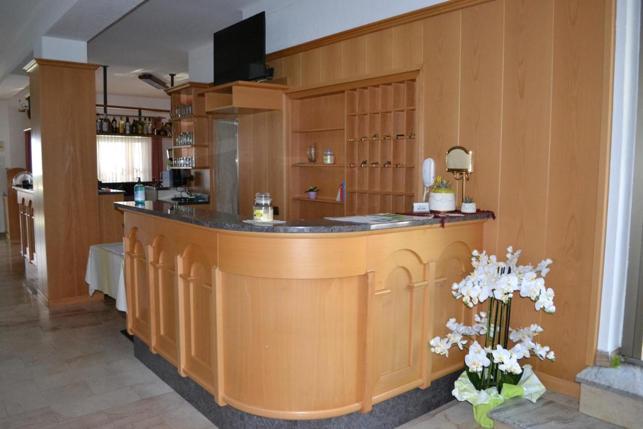 Garni Anna Hotel Besenello Bagian luar foto